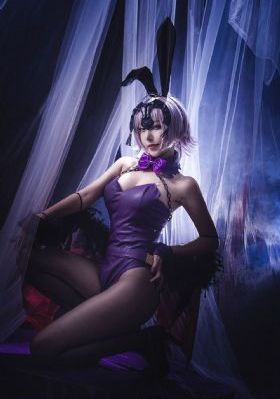 可疑的美容店在线观看